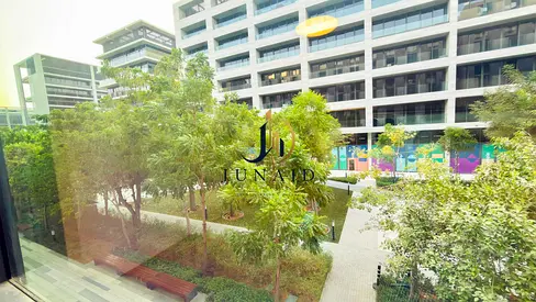HUGE SIZE STUDIO//-WITH SPACIOUS LAYOUT//-READY TO MOVE//-