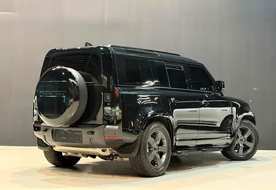 Land Rover Defender 110 X-Dynamic SE P300 | 2026 | GCC Specs