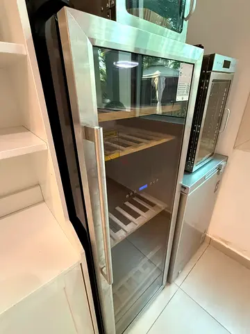 Stainless steel wine fridge/cooler - single door - Great condition