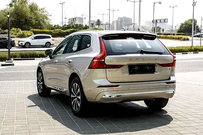 صورة 8 لـ 2023 Volvo XC60