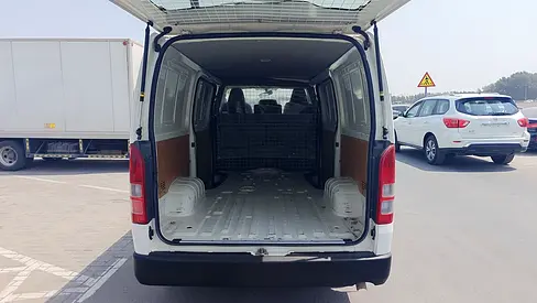 صورة 11 لـ 2022 Toyota HIACE