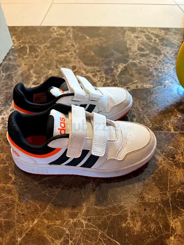 Adidas kids shoes 34 eu