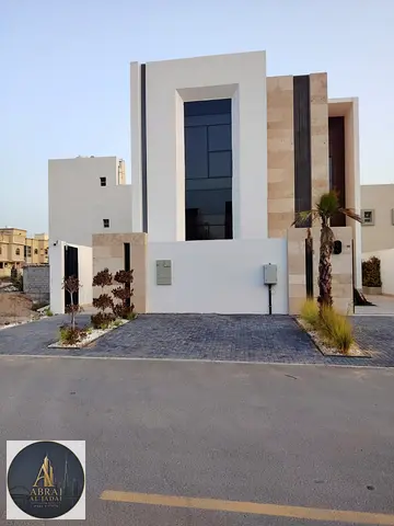 Competitively priced, custom-finished, spacious areas // Freehold ownership for all nationalities.