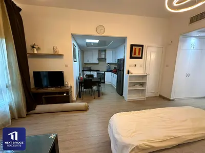 L Shaped /Upgraded / Furnished / Store Room