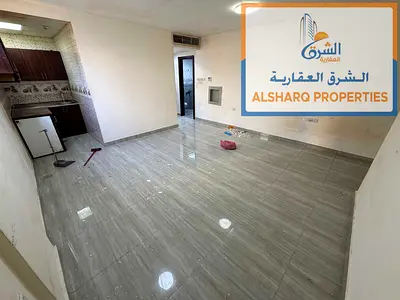 استديو مساحة كبيرة جدا _ مطبخ شبه منفصل _ 6 دفعات _ موقع مميز تاني صف من كورنيش عجمان بجوار جميع الخدمات
