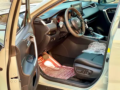 صورة 10 لـ 2021 Toyota RAV 4