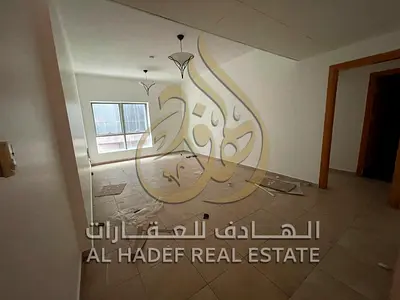 شقة غرفتين وصالة للإيجار السنوي في المجاز 2 الشارقة | تكييف على المالك | 2 حمام وخزائن حائط | جيم ومسبح وباركينج مجاني | دفعات 4 أو 6 | السعر 43 ألف د