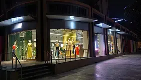 Prime Commercial Fashion Retail Shop for Sale – Dubai Gold Souk