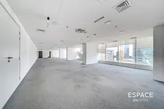 Vacant | 4 Parking | Prime Location