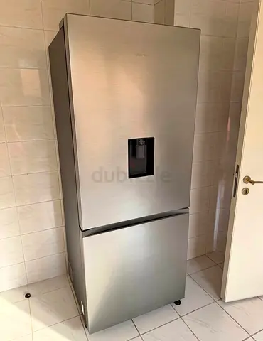 Samsung Refridgerator Bottom Freezer With Water Dispenser 💧