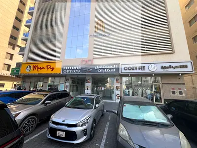 محل بمنطقة بو دانق خلف مطعم قوس قزح على شارع .........................................................