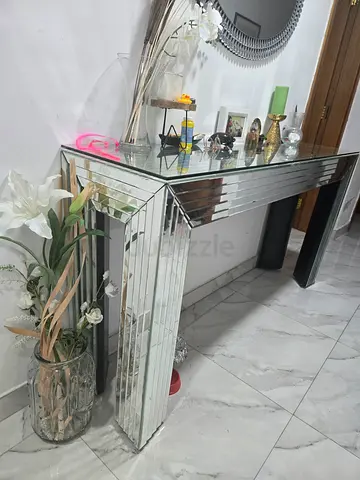 Large Mirrored Console Table / Hall Table in good condition