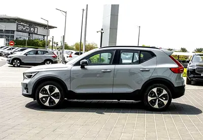 MY24 XC40 B4 ULTIMATE DARK
