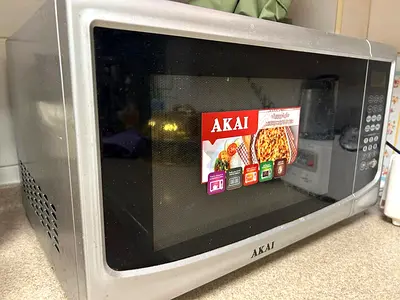 Akai Microwave Oven in Good Condition