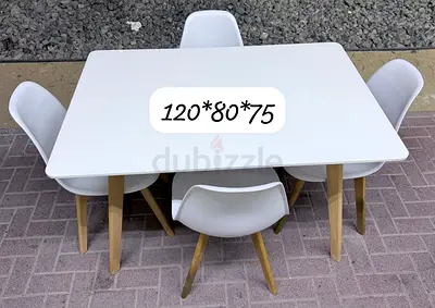 White dining table with 4 chairs - 120x80x75 cm