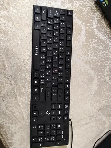 Keyboard great condition selling it for 20 aed