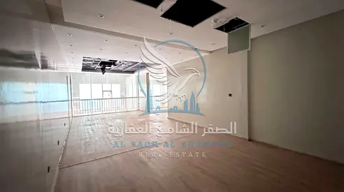 مساحه 5000 قدم مربع | تكييف | مساحه باركينج | ميزانين | 4 مكتب | حمام | مطبخ | موقع مميز