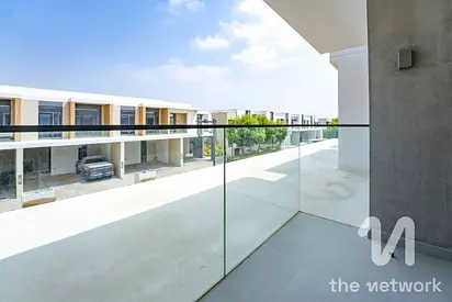 Single Row | Mature community | Vacant