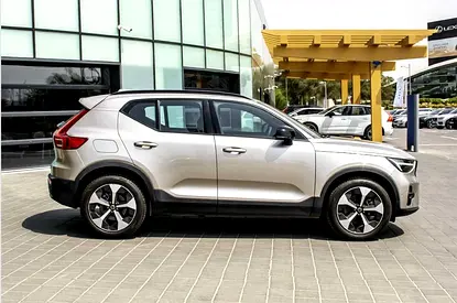 صورة 4 لـ 2024 Volvo XC40