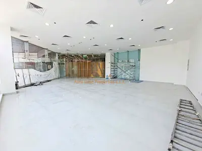 Sheikh Zayed RD: Prime Location| Fitted Shop| Best Footfall