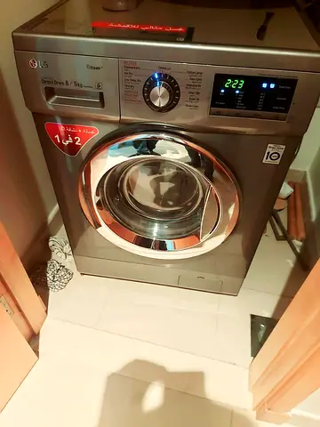 LG 8kg washer 5kg dryer 2 in 1 model latest model excellent condition for selling