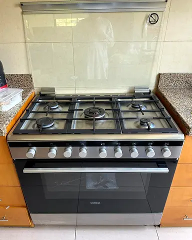 Free Delivery- SIEMENS Latest Model 5-Burner Full Gass Cooking Range 90x60 (Good Working Condition