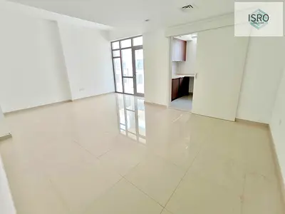 Luxurious one bedroom close kitchen pool view