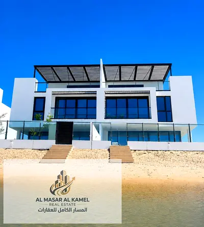 🌊🏡 فيلا فاخرة للبيع بإطلالة مباشرة على البحر | مدينة أجمل مكان ✨ 📍 الموقع: مشروع جزيرة الشمس استمتع بأسلوب حياة فاخر في فيلا مميزة بإطلالة مباشرة ع