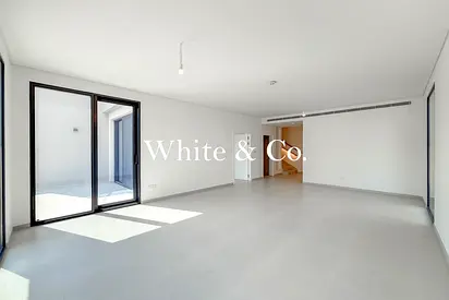 Corner Unit| Internal Location |Large Plot