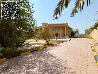 🏡 فيلا فاخرة بـ 6 غرف نوم ومصعد خاص | الرماقية، الشارقة