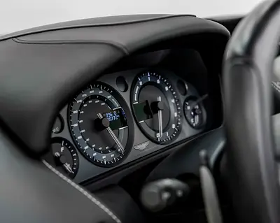 صورة 9 لـ 2019 Aston Martin DB9