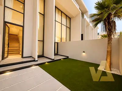 Fully Luxury | Park View | High Celling