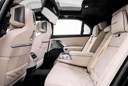 2023 Cadillac ESCALADE — миниатюра 11