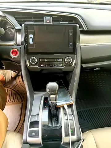 صورة 10 لـ 2019 Honda CIVIC