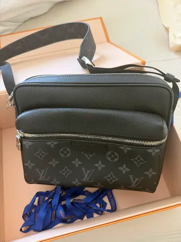 Authentic brand new louis vuitton men messenger bag
