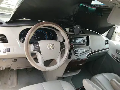 صورة 5 لـ 2011 Toyota SIENNA