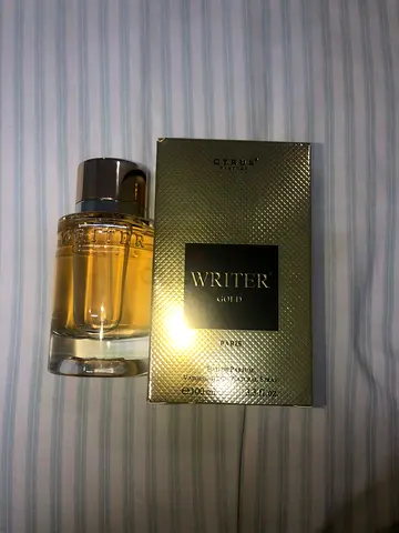Writer gold Cyrus perfume