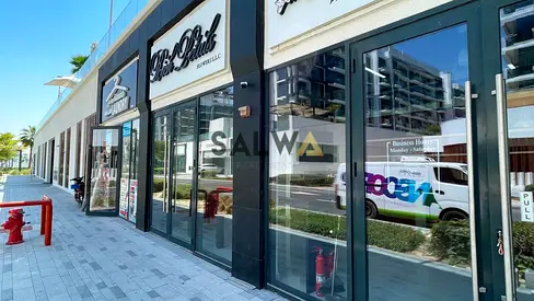Fitted Retail | Road facing