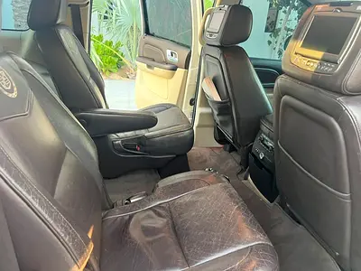 2012 Cadillac ESCALADE — миниатюра 9