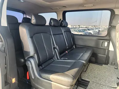 2022 Hyundai STARIA photo 9
