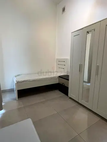 Nice partition room close to metro(contact WhatsApp)
