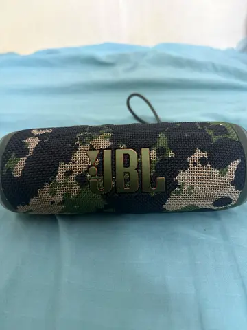 JBL portable Bluetooth speaker - camo, good condition