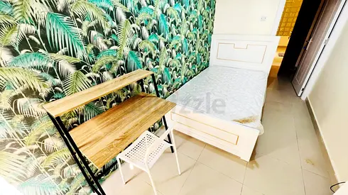 Small deak and chair