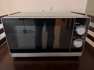 Used countertop microwave oven - clean working condition