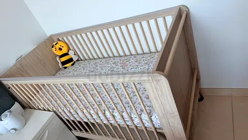 Wooden Baby Crib - Convertible Mid-century Style, Light Oak