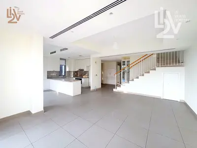 13th MONTH FREE | SINGLE ROW | SPACIOUS TOWNHOUSE