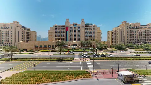 CLOSE TO THE MALL | 2 BEDS + MAIDS | VOT