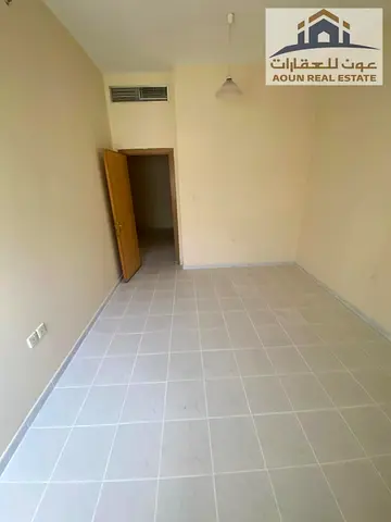 شقة ديلوكس فسيحة 3 غرف وصالة + غرفة خادمة | بلكونة بإطلالة بانورامية ساحرة | القاسمية (المحطة)