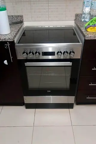Beko 60x60 full electric ceramic cooking range new condition 4 hobs