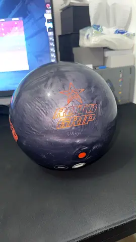 Roto Grip UC3 bowling ball